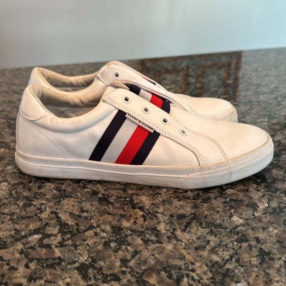 Tommy Hilfiger Classic White Sneakers with Red and Blue Stripes 8M - Picture 3 of 9